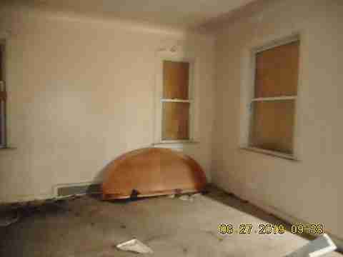 8523 Strathmoor (22)_m.jpg